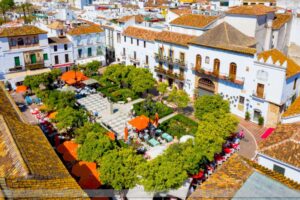 Genietend op pad naar Los Naranjos de Marbella